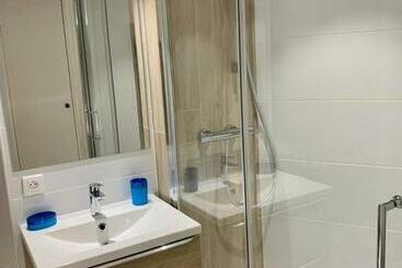 هتل Studio Moderne Port De Mandelieu Proche Mer