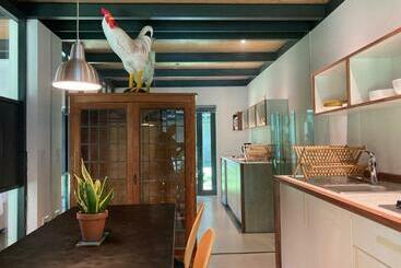 پانسیون Guest House At 118 By Pwm Architects