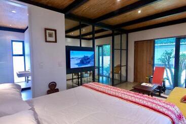 پانسیون Guest House At 118 By Pwm Architects