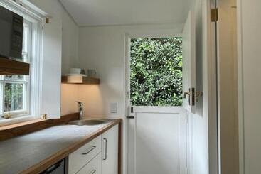 پانسیون Guest House At 118 By Pwm Architects