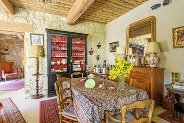 تختخواب و صبحانه Bastide De Bellegarde
