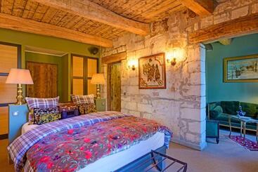 تختخواب و صبحانه Bastide De Bellegarde