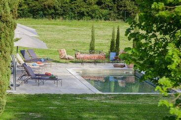 تختخواب و صبحانه Bastide De Bellegarde