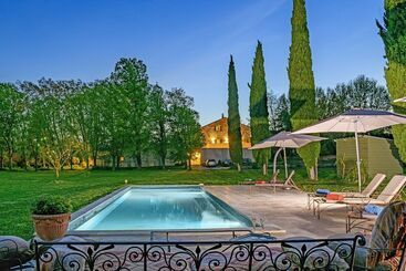 تختخواب و صبحانه Bastide De Bellegarde
