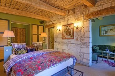 تختخواب و صبحانه Bastide De Bellegarde