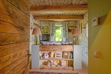 تختخواب و صبحانه Bastide De Bellegarde