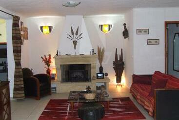 تختخواب و صبحانه Domaine De La Cooloeuvre