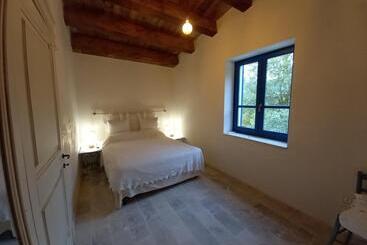 تختخواب و صبحانه La Casa Dalle Finestre Blu