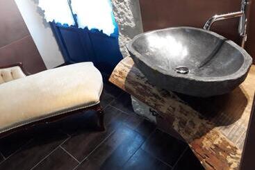 تختخواب و صبحانه La Casa Dalle Finestre Blu