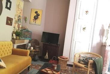 تختخواب و صبحانه La Maison Hilarion