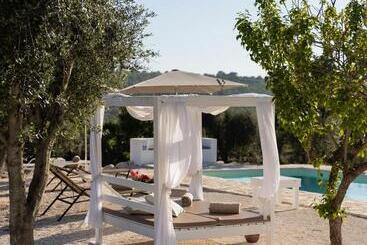 تختخواب و صبحانه Petranima Wellness In Trulli