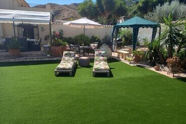 Cortijo Esquina B&b Guesthouse