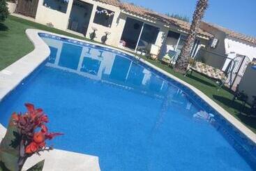 Cortijo Esquina B&b Guesthouse