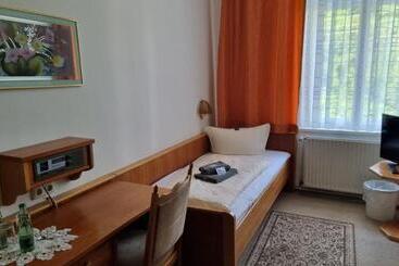 هتل Cafe Zur Talsperre
