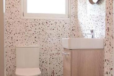 تختخواب و صبحانه Genius Loci Guesthouse
