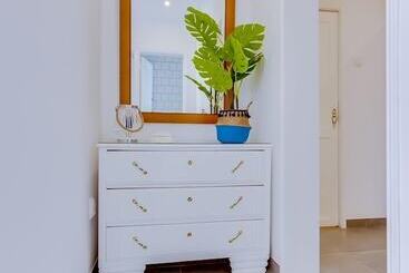 تختخواب و صبحانه Groundfloor