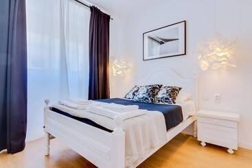 تختخواب و صبحانه Groundfloor