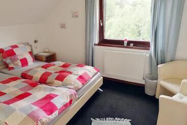 Bed and Breakfast Jeje Und Anna S Eifel Haus