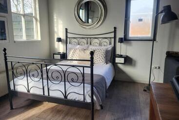 민박 Luxe Bloemenzicht 4 Personen, Bnb, 10 Minuten Van Zee