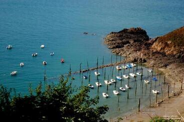 تختخواب و صبحانه Villa Bretonne