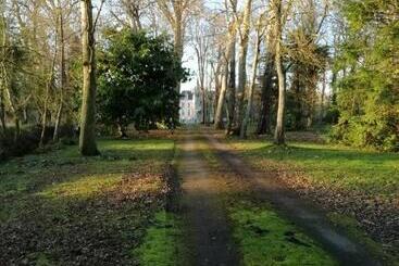 تختخواب و صبحانه Villa Bretonne