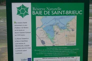 تختخواب و صبحانه Villa Bretonne