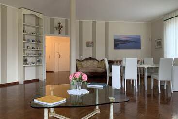 تختخواب و صبحانه Villa Mase