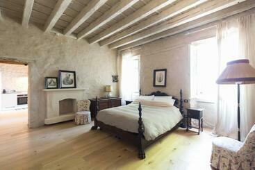 تختخواب و صبحانه Villa Saccomani