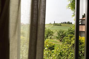 تختخواب و صبحانه Villa Saccomani