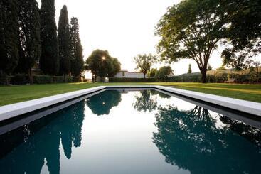 تختخواب و صبحانه Villa Saccomani