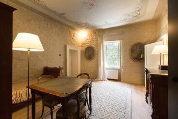 تختخواب و صبحانه Villa Saccomani