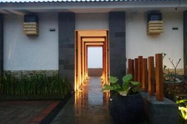 هتل Fredelia Homestay