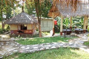 هتل Latansa Inn