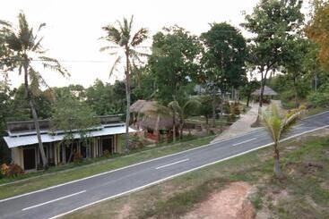 هتل Latansa Inn