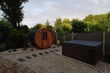 تختخواب و صبحانه Le Manoir De Louviers