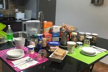 تختخواب و صبحانه Tranquila Habitación
