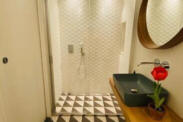 Civiconovantatre New B&b