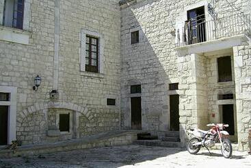 هتل Agriturismo Baglio Calanchi