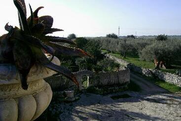 هتل Agriturismo Baglio Calanchi