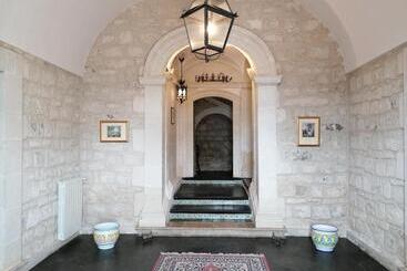 هتل Agriturismo Baglio Calanchi