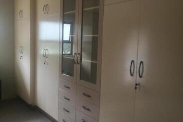 پانسیون Bristow Luxury Suites With Back Up Power And Free Wi Fi