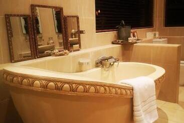 پانسیون Bristow Luxury Suites With Back Up Power And Free Wi Fi