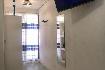 پانسیون Casa Arrecife Tortuga 3, Beach Is Steps Away! Fast Internet, Private Cozy Room!