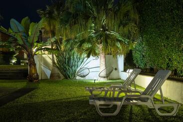 پانسیون Casa Das Clivias