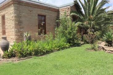 پانسیون Conti Inn Guesthouse