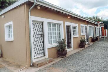 پانسیون Conti Inn Guesthouse