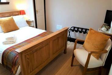 پانسیون Corsewall Arms Guest House