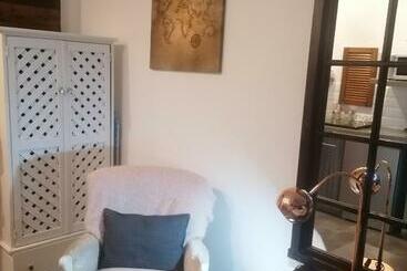 پانسیون The Oak Treehouse Bnb Queenstown