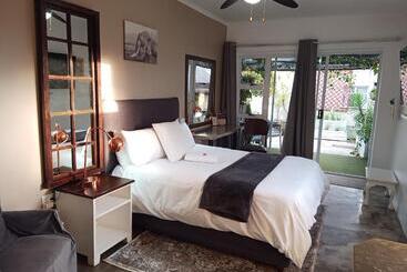 پانسیون The Oak Treehouse Bnb Queenstown