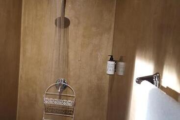پانسیون The Oak Treehouse Bnb Queenstown